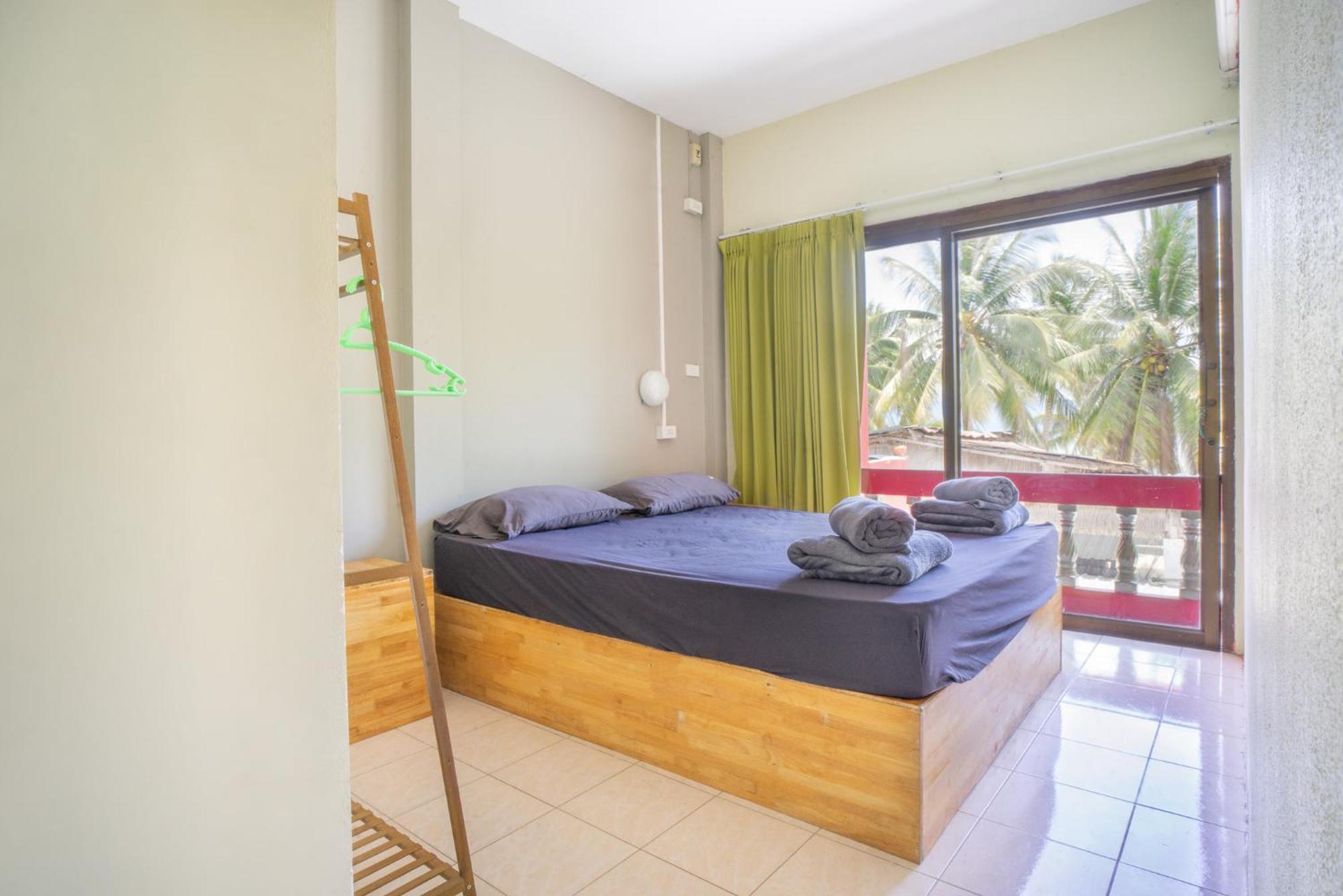 Echo Beach Hostel Баан Тай Экстерьер фото