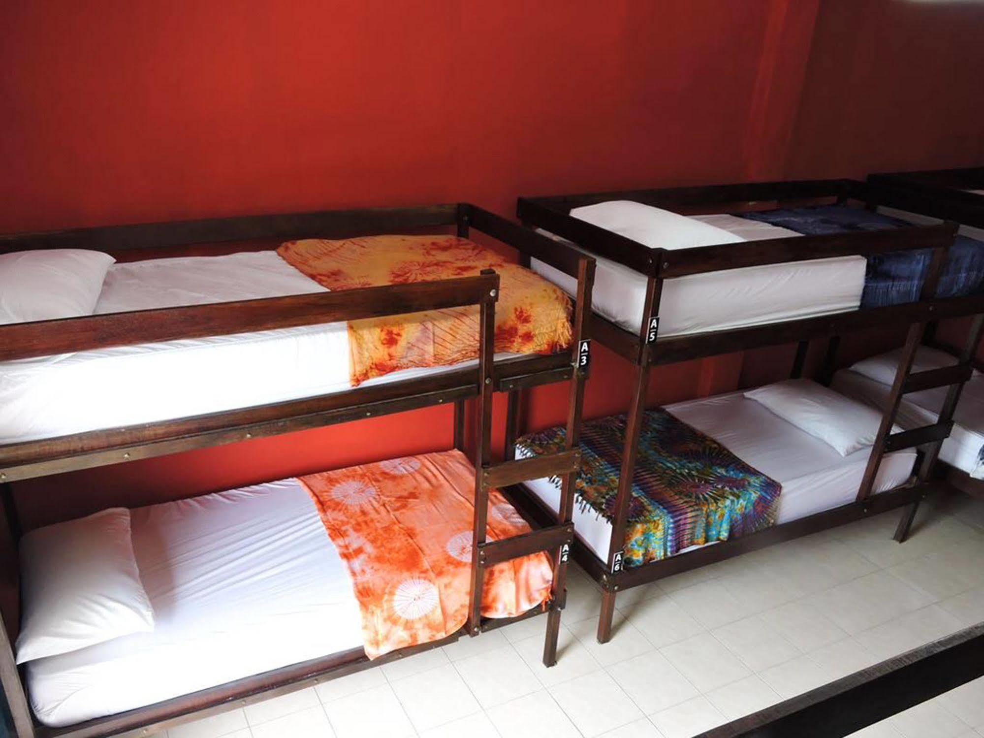 Echo Beach Hostel Баан Тай Экстерьер фото