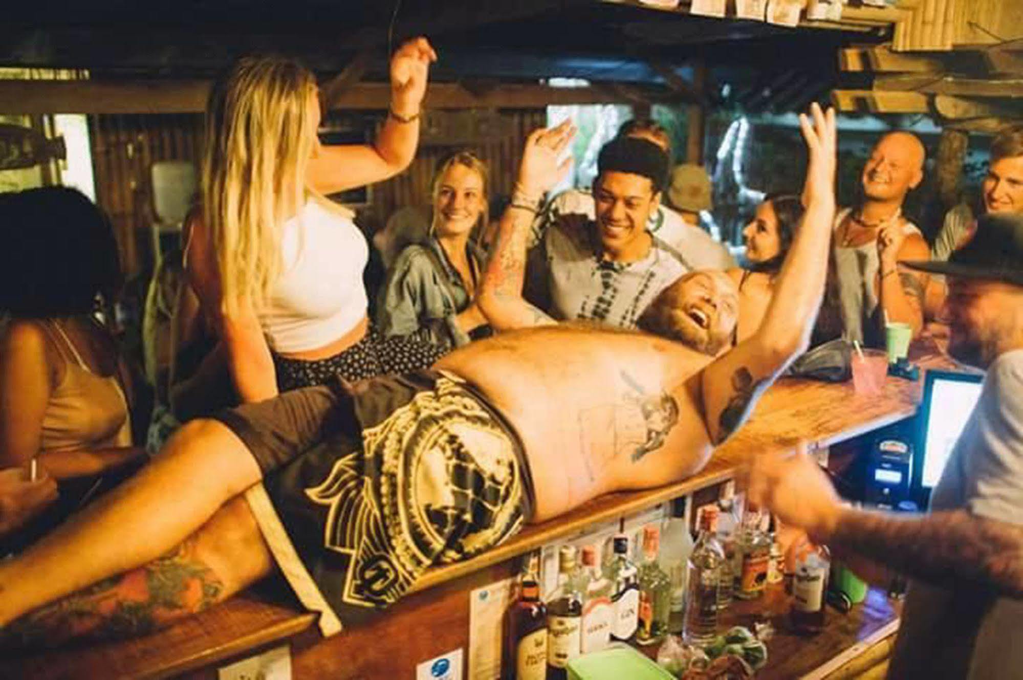Echo Beach Hostel Баан Тай Экстерьер фото